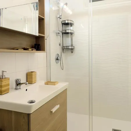 דירה 2 Bedroom *